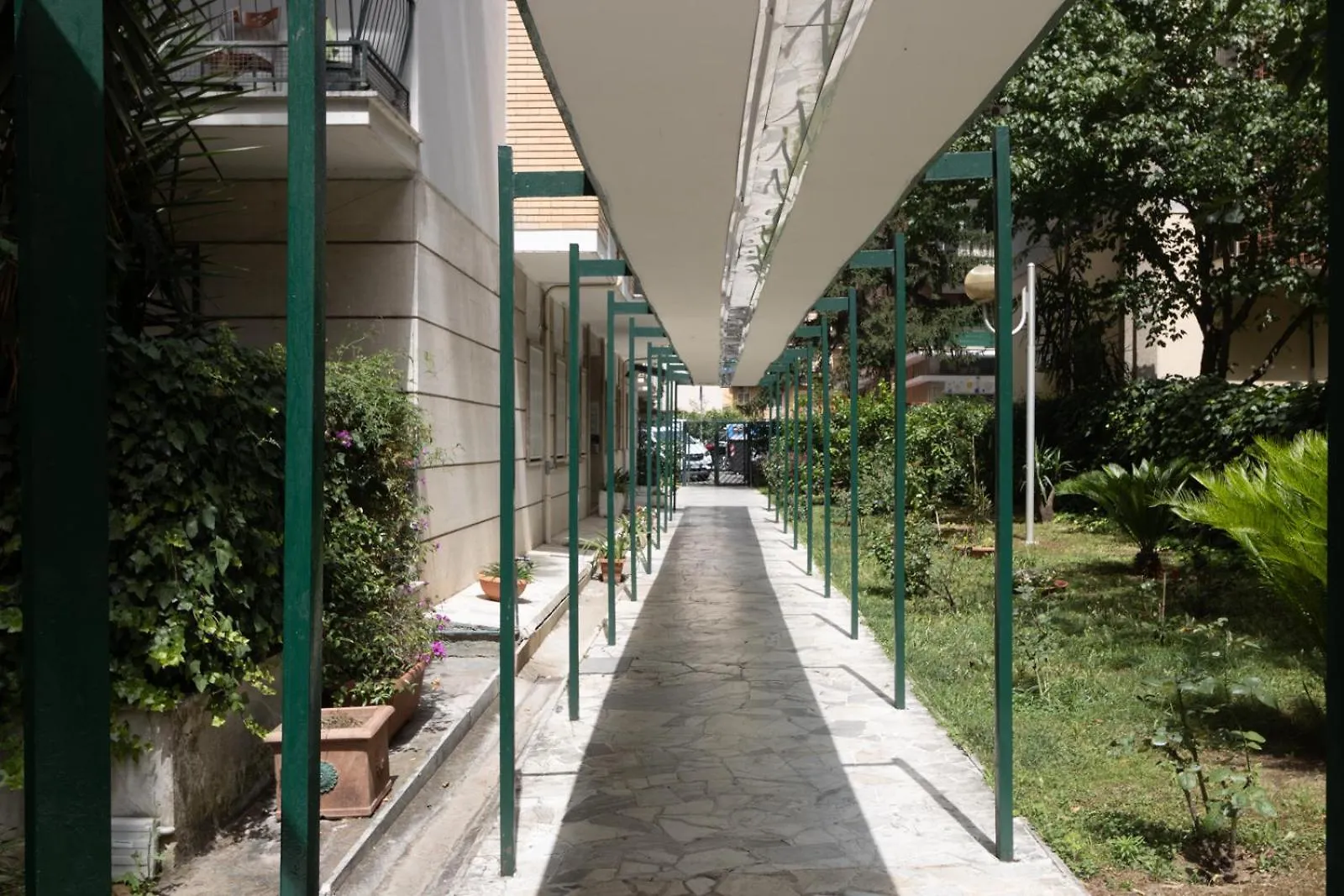 Via Conca D'Oro Adiacente Alla Fermata Della Metro B Rome 0*,